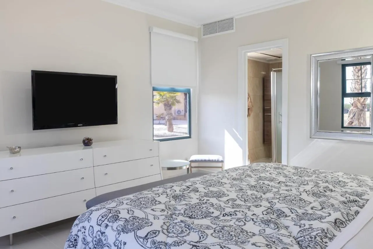 Spectacular Apartment In Tierra Del Sol Golf Course Palm Beach 0*,  Aruba